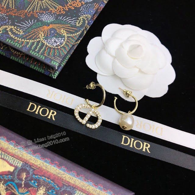 Dior飾品 迪奧經典熱銷款耳環 2021新款DIOR迪奧CD字母耳釘  zgd1192